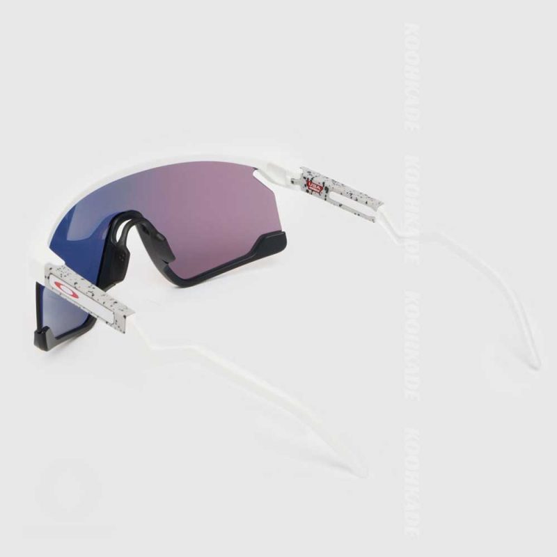 عینک اوکلی 3 لنز OAKLEY BXTR WHITE | عینک آفتابی | عینک دودی | عینک ورزشی | عینک کوهنوردی | خرید عینک آفتابی | قیمت عینک دودی | عینک اقساطی | عینک مردانه | عینک زنانه | عینک جدید | عینک اورجینال | عینک اصل | عینک لنز